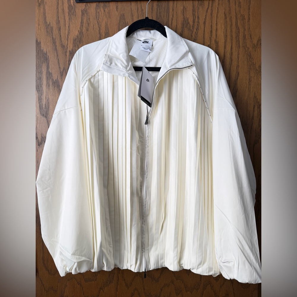 Nike Sportswear Collection Ivory Sail Women's Pleated Track Jacket Size M NWT